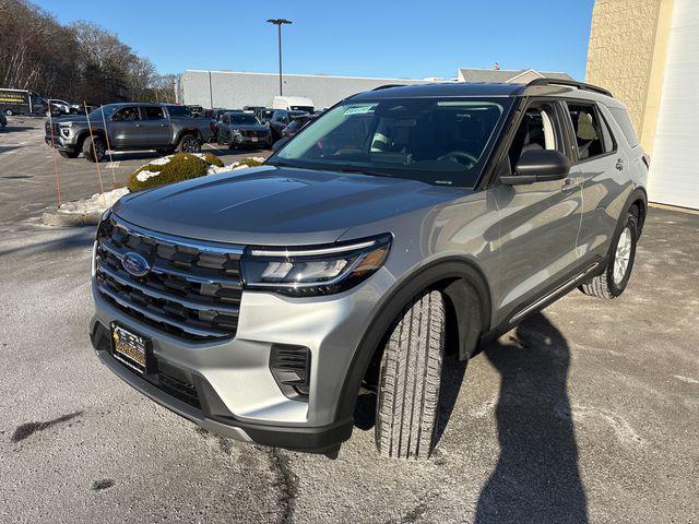 new 2025 Ford Explorer car, priced at $40,493