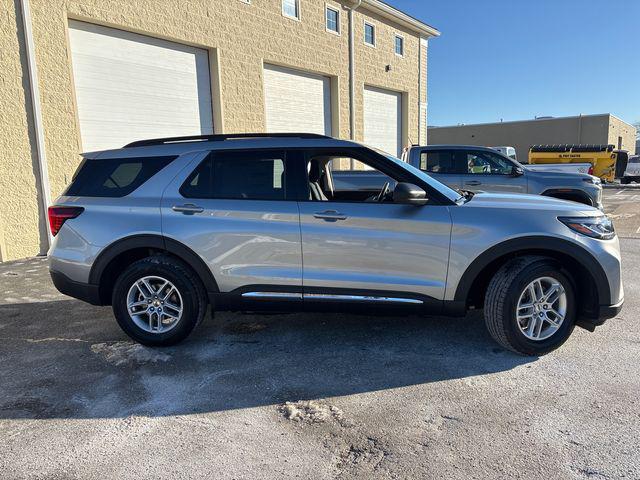 new 2025 Ford Explorer car, priced at $40,493