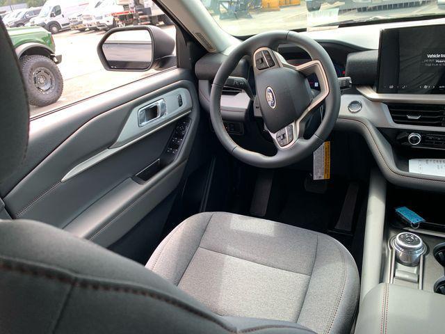 new 2025 Ford Explorer car, priced at $39,760