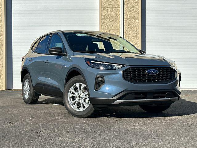 new 2025 Ford Escape car, priced at $30,424