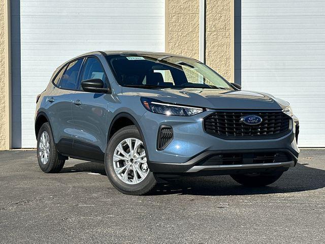 new 2025 Ford Escape car, priced at $30,424