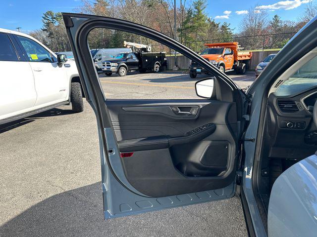 new 2025 Ford Escape car, priced at $30,424