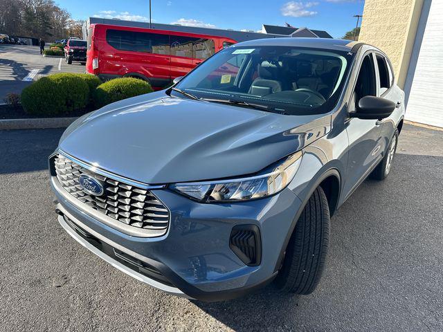 new 2025 Ford Escape car, priced at $30,424