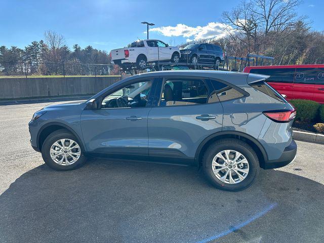 new 2025 Ford Escape car, priced at $30,424