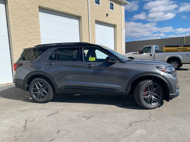 new 2025 Ford Explorer car, priced at $50,092