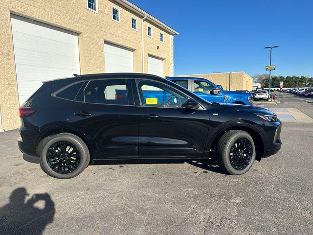 new 2025 Ford Escape car, priced at $40,066