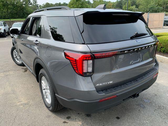 new 2025 Ford Explorer car, priced at $39,879