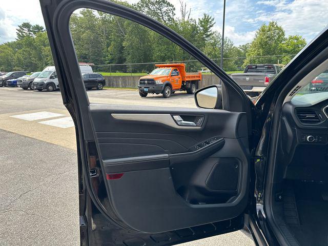 used 2022 Ford Escape car, priced at $25,647