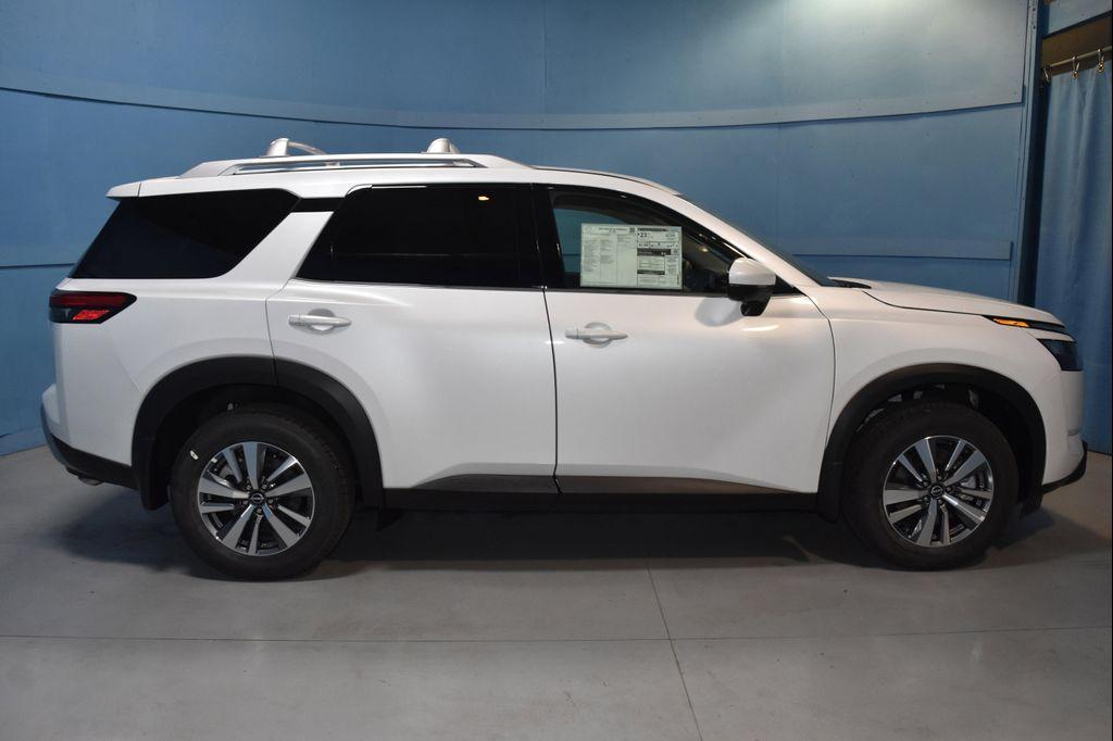 new 2025 Nissan Pathfinder car, priced at $44,209