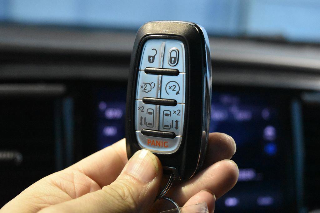 used 2020 Chrysler Pacifica car, priced at $15,990