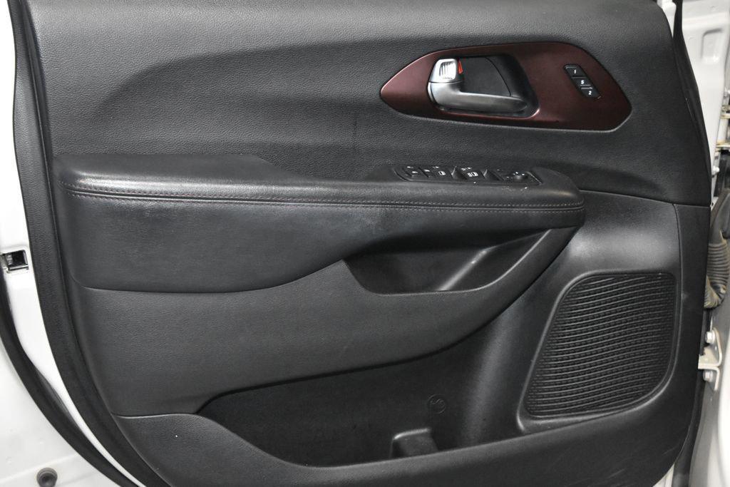 used 2020 Chrysler Pacifica car, priced at $15,990