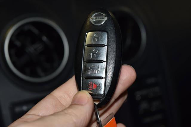 used 2015 Nissan Rogue Select car, priced at $10,490