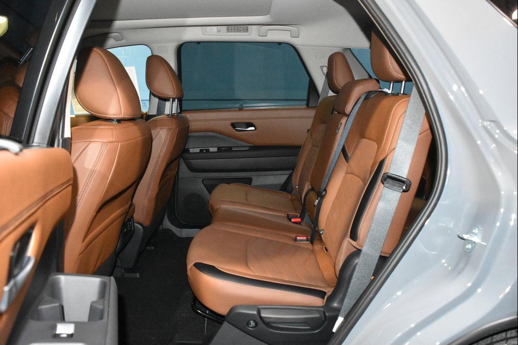 new 2025 Nissan Pathfinder car, priced at $45,810