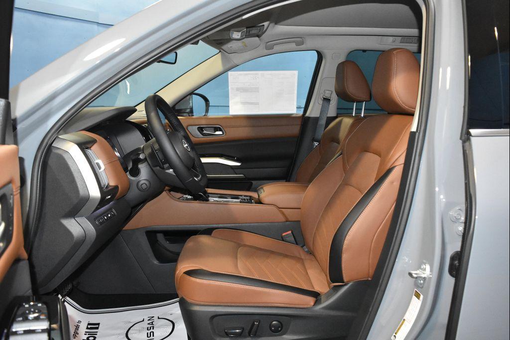 new 2025 Nissan Pathfinder car, priced at $45,810