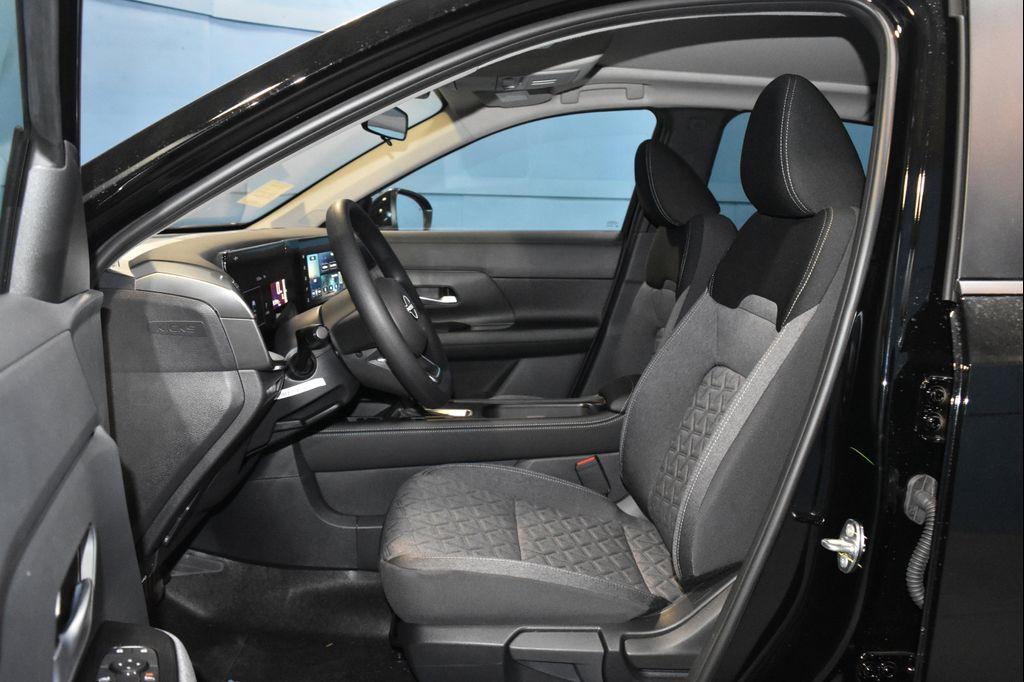 new 2025 Nissan Kicks car, priced at $26,438