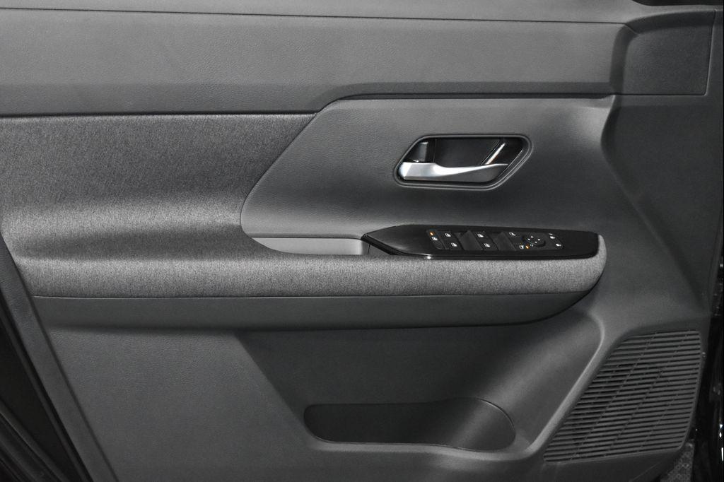 new 2025 Nissan Kicks car, priced at $26,438