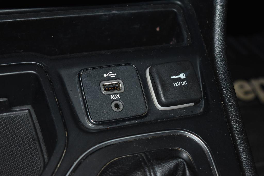 used 2019 Jeep Cherokee car, priced at $13,290