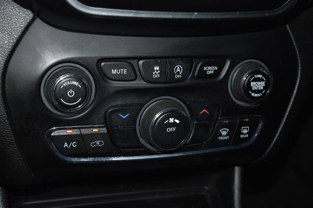 used 2019 Jeep Cherokee car, priced at $13,290