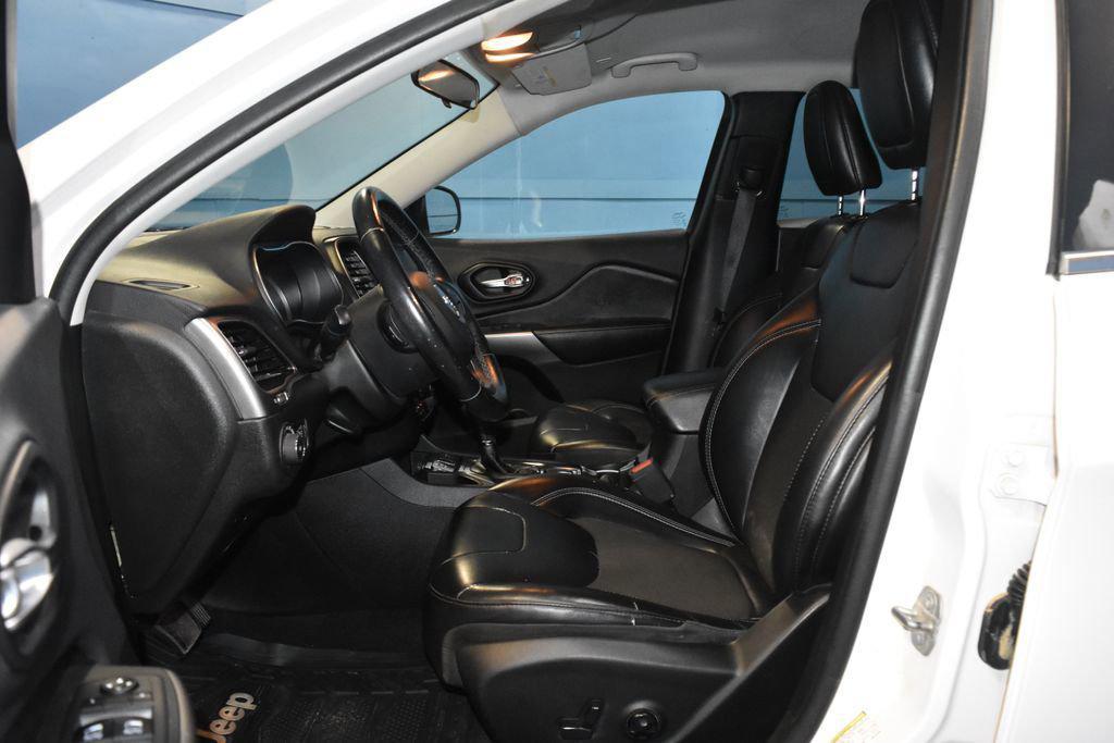 used 2019 Jeep Cherokee car, priced at $13,290