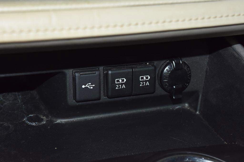 used 2021 Toyota Highlander Hybrid car, priced at $29,990