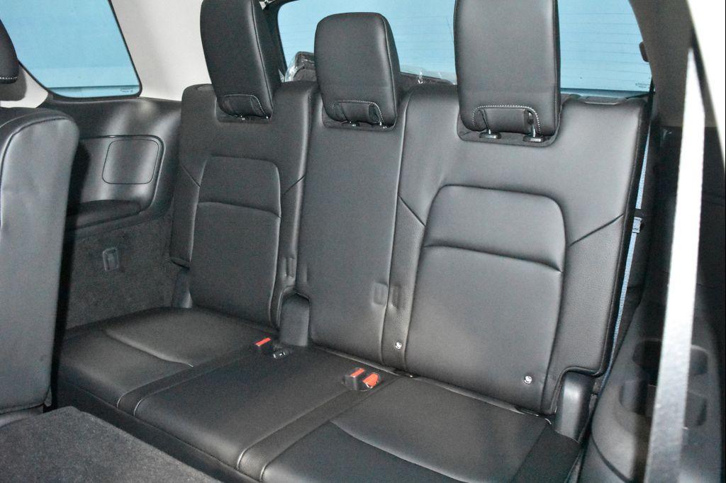 new 2025 Nissan Pathfinder car, priced at $39,618