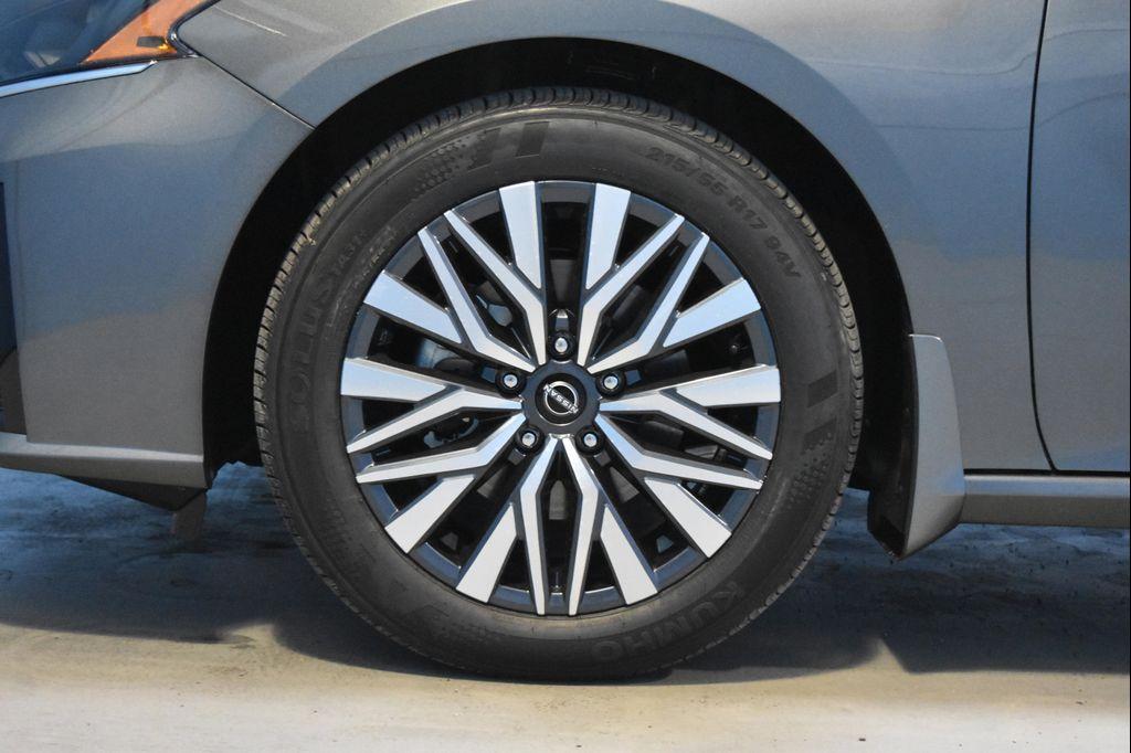 new 2025 Nissan Altima car, priced at $30,435