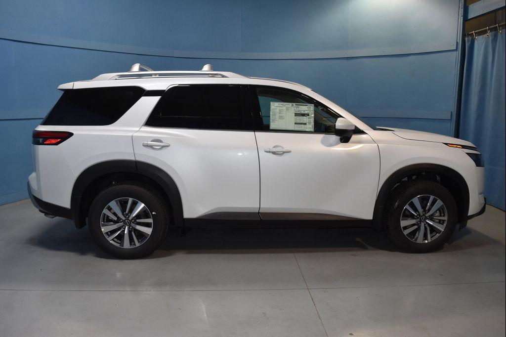 new 2025 Nissan Pathfinder car, priced at $39,513