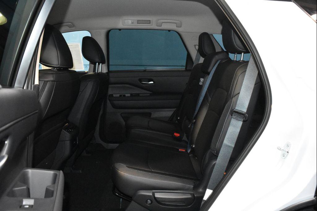 new 2025 Nissan Pathfinder car, priced at $39,513