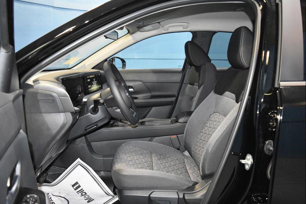 new 2025 Nissan Kicks car, priced at $27,533