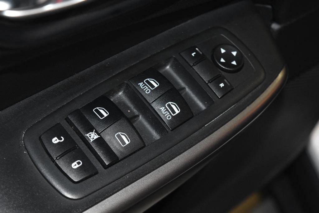 used 2021 Jeep Cherokee car, priced at $18,990