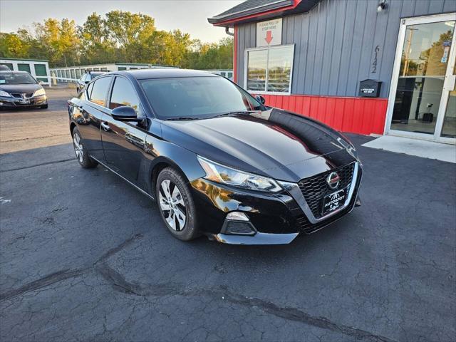 used 2019 Nissan Altima car, priced at $13,999