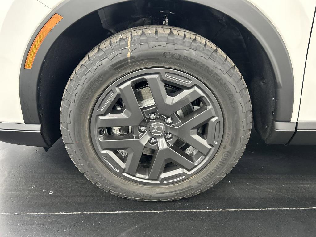 new 2026 Honda CR-V Hybrid car, priced at $39,290