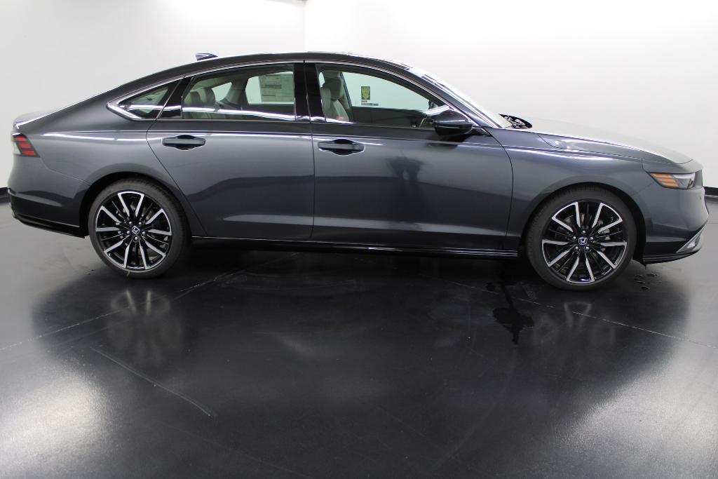 new 2025 Honda Accord Hybrid car, priced at $37,803