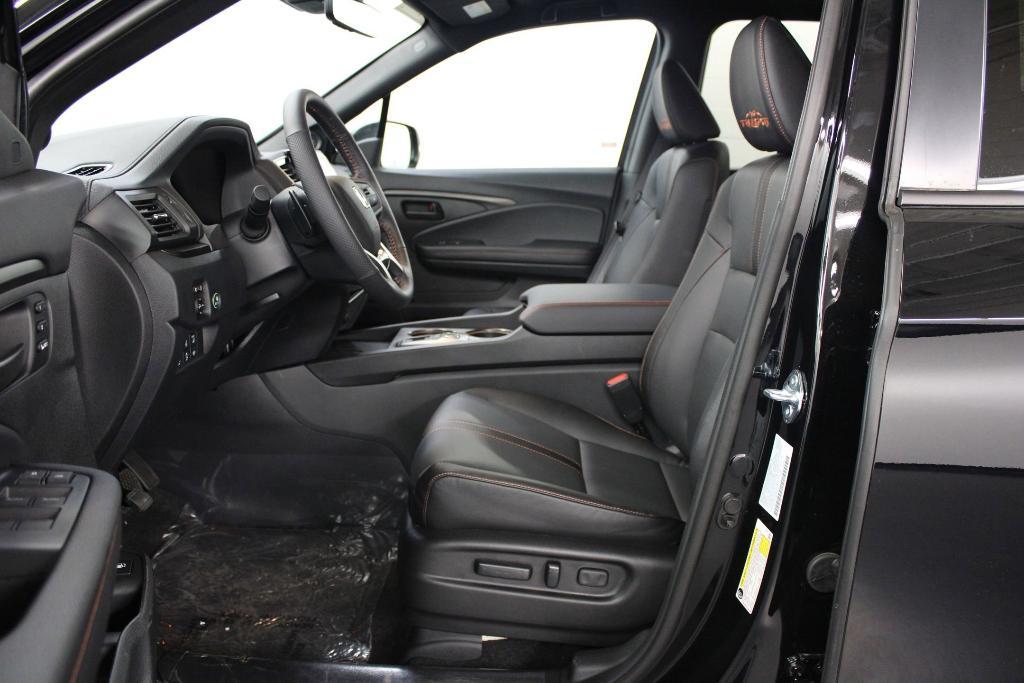 new 2025 Honda Ridgeline car, priced at $44,175