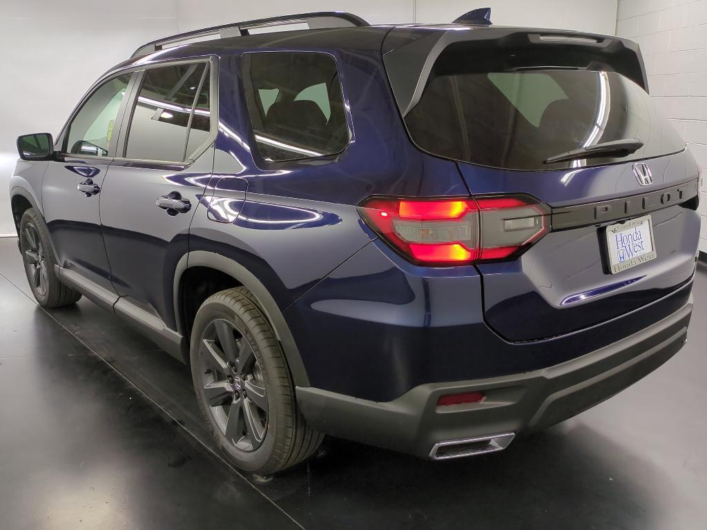 new 2025 Honda Pilot car, priced at $39,953
