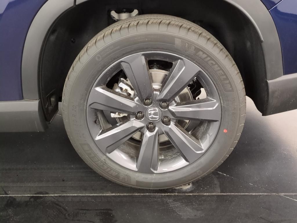 new 2025 Honda Pilot car, priced at $39,953