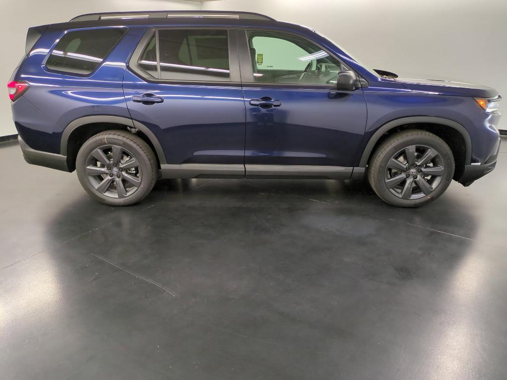 new 2025 Honda Pilot car, priced at $39,953