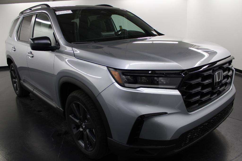 new 2025 Honda Pilot car, priced at $40,643