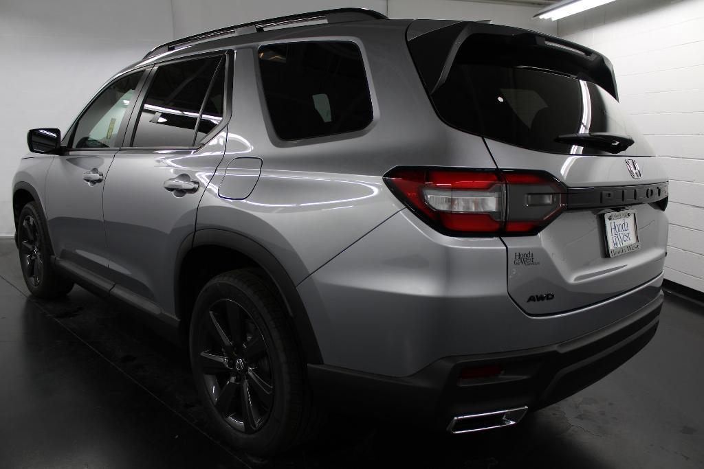 new 2025 Honda Pilot car, priced at $40,643