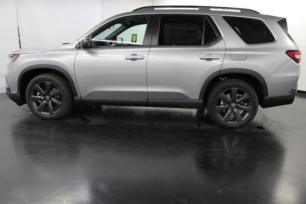 new 2025 Honda Pilot car, priced at $40,643