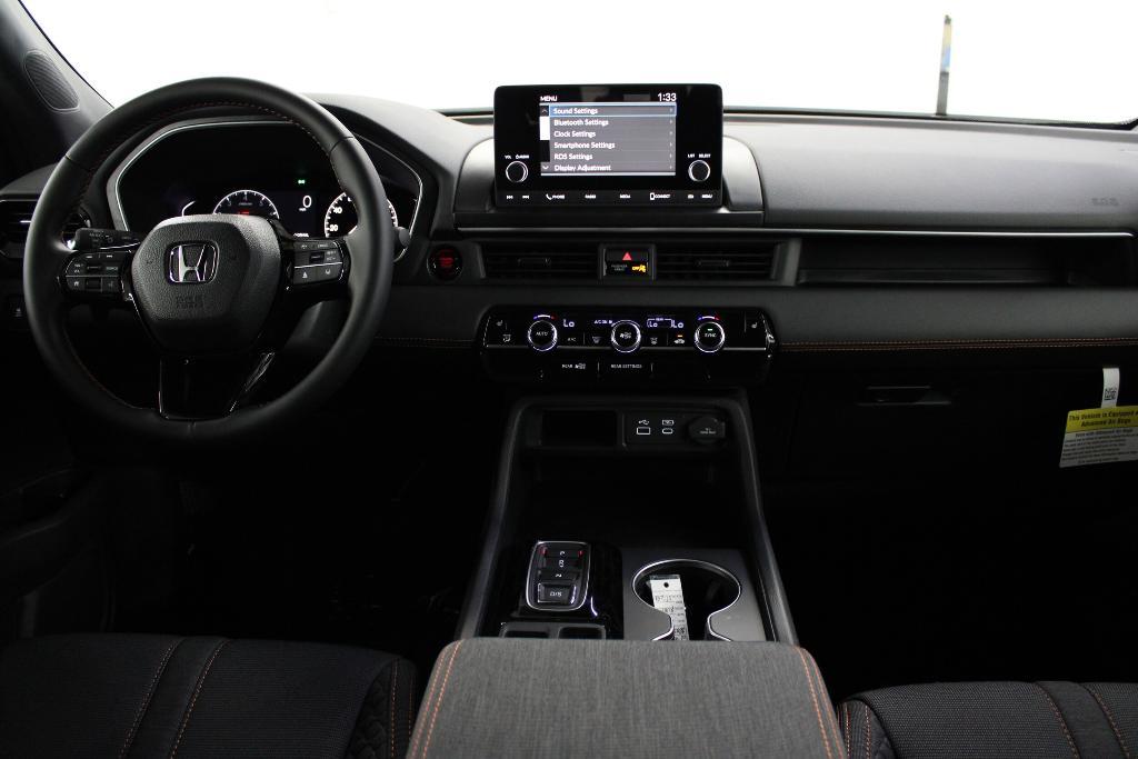new 2025 Honda Pilot car, priced at $40,643