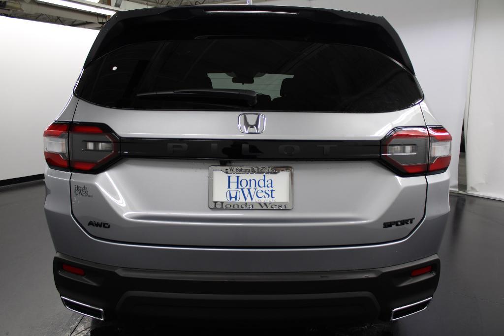new 2025 Honda Pilot car, priced at $40,643
