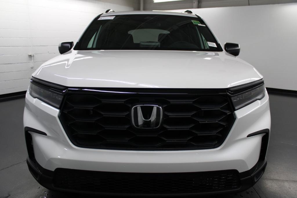 new 2025 Honda Pilot car, priced at $42,336