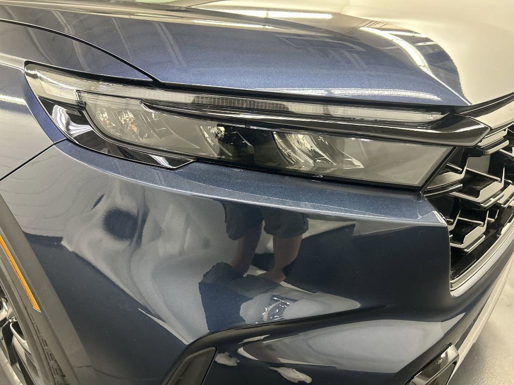 new 2026 Honda CR-V Hybrid car, priced at $40,190