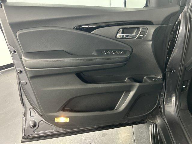 used 2022 Honda Pilot car, priced at $34,499