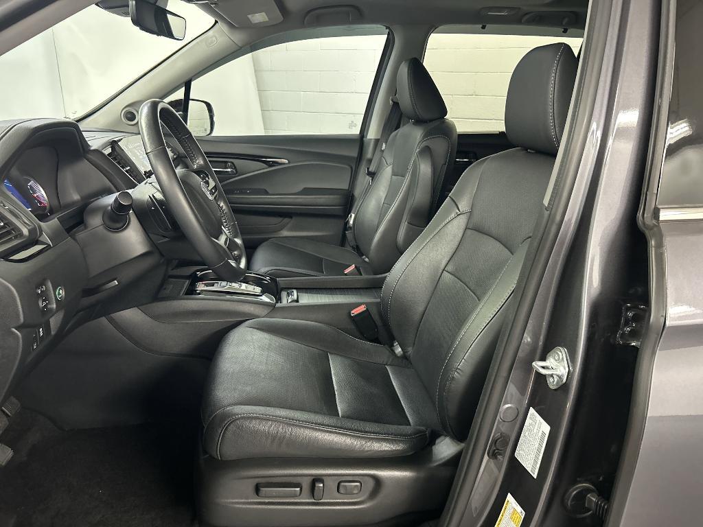 used 2022 Honda Pilot car, priced at $33,998