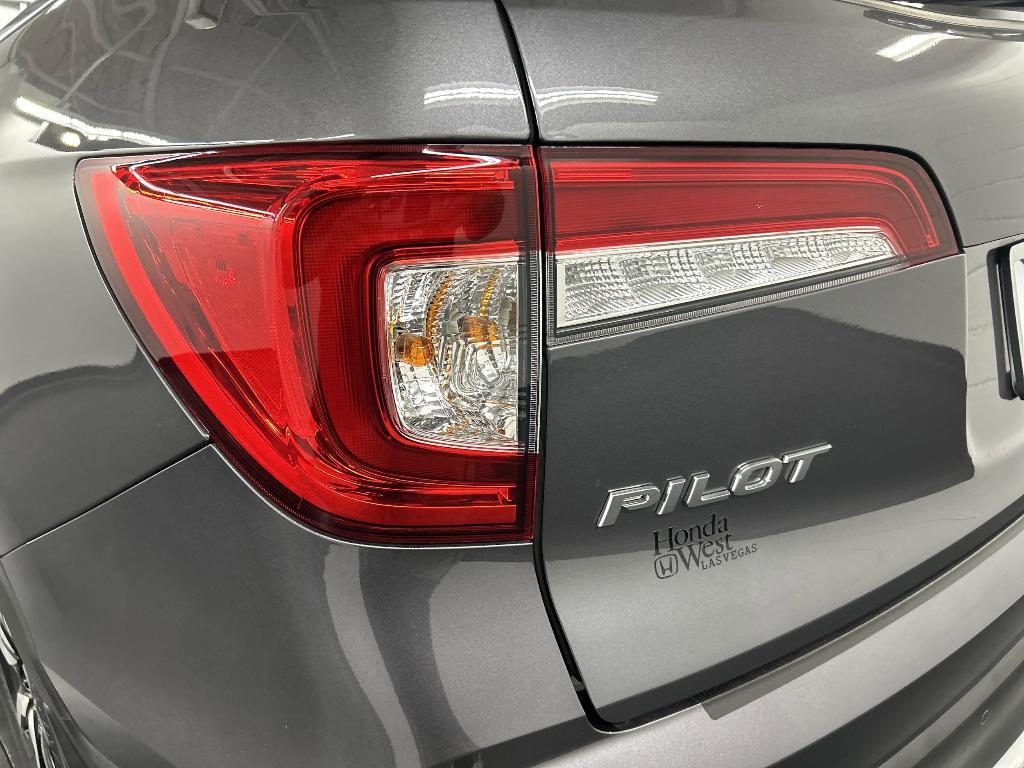 used 2022 Honda Pilot car, priced at $33,998