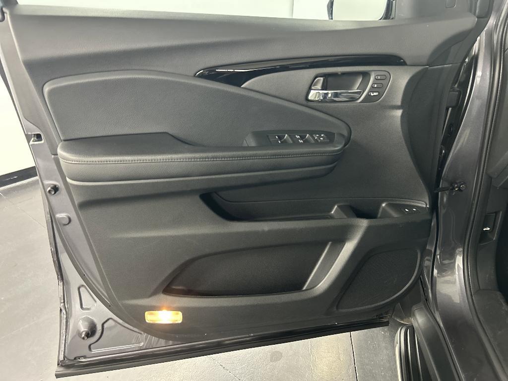 used 2022 Honda Pilot car, priced at $33,998