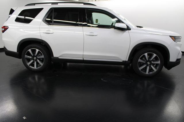 new 2025 Honda Pilot car, priced at $49,350