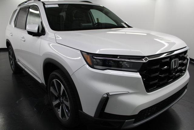 new 2025 Honda Pilot car, priced at $49,350